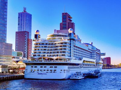Cruise Terminal Rotterdam Aida cruiseschip Kop van Zuid