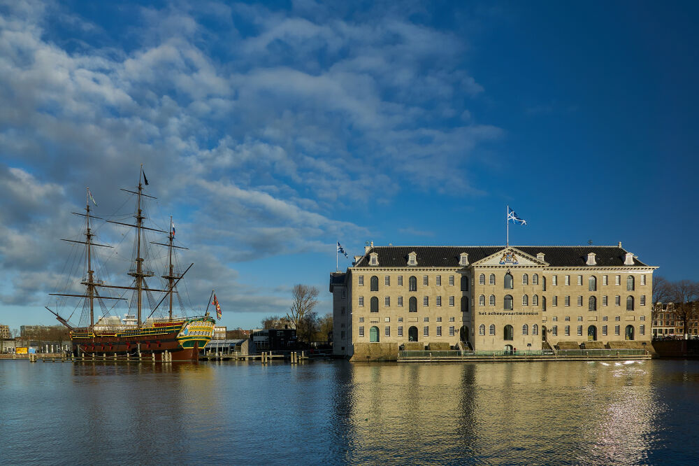 Scheepvaartmuseum met VOC-schip Amsterdam