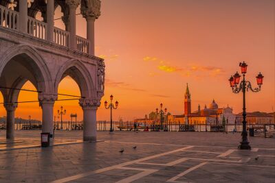 Zonsopgang op het San Marco plein in Venetië
