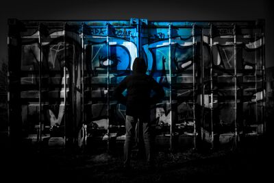 Silhouette voor een graffiti wand