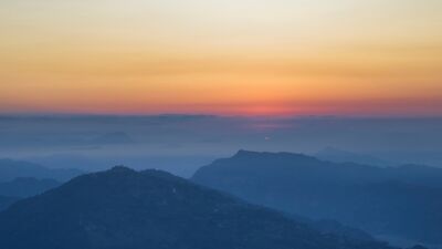 Zonsopkomst Nepal in abstracte kleuren