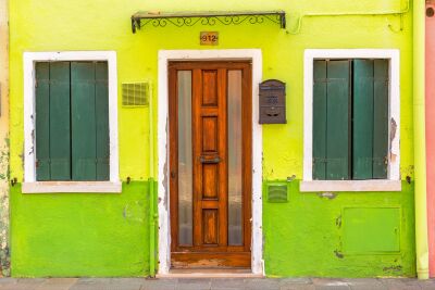 Een knal groen huis op Burano
