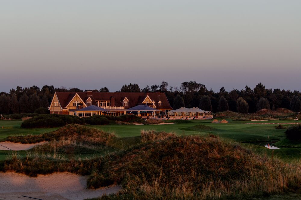 The Dutch - Hole 18 clubhouse