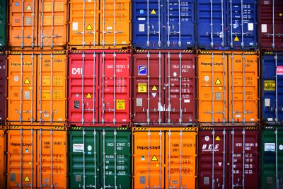 Containers in stack