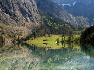 De Obersee is een meer in de Berchtesgadener Alpen in Beieren. Aan de overkant ligt de Fischunkelalm