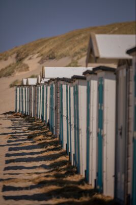 Strandhuisjes op het strand op Texel