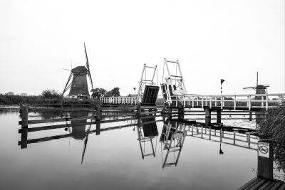 Kinderdijk molen met ophaalbrug