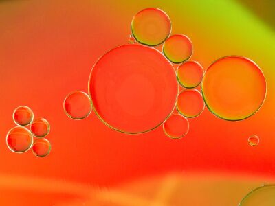 Colorful bubbles, close up van oliedruppels