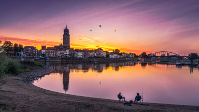 Luchtballonnen boven Deventer en de IJssel in Overijssel Nederland