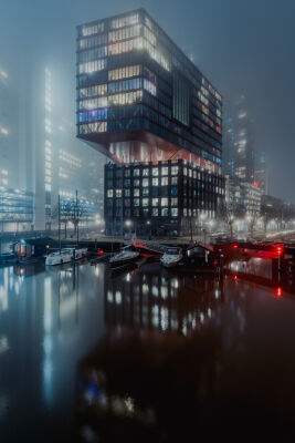 Red Apple in de mist - Rotterdam