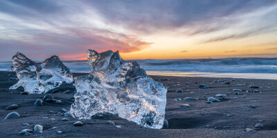 Sunrise at Diamond beach in Iceland (2/2)