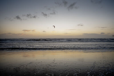 Kitesurfen op het strand van Zandvoort
