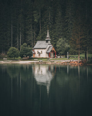 Lake Chapel