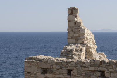 Vervallen muur op Samos